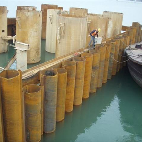 泰州钢护筒现场安装